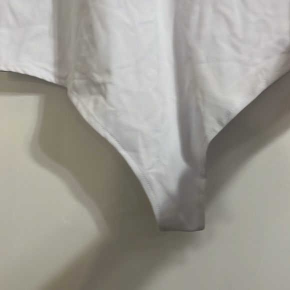 Saungkuai Women’s Race back bodysuit Size XL color White NWOT - Picture 6 of 8